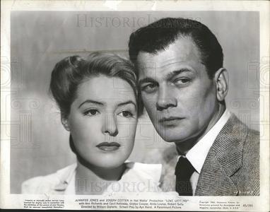 1945 Press Photo Actor & Actress Joseph Cotten and Jennifer Jones Love Letters Cheap Sale Footlocker Finishline