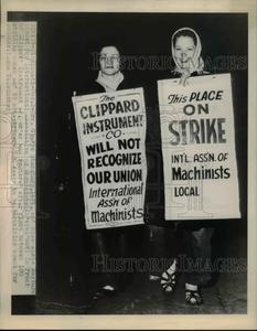 1948 Press Photo Cinncinati Ohio Gladys Stansbury, Adele Rayburn IAM strikers Outlet Cheap Quality