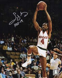 Sidney Moncrief Signed Bucks White Jersey Action 8x10 Photo w/HOF'19 - (SS COA) Real Online