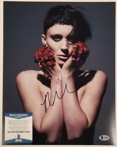 ROONEY MARA Signed Girl With the Dragon Tattoo 11x14 Photo  Beckett BAS COA Cheap With Credit Card