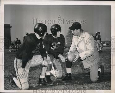 1948 Press Photo George Saue, Navy's Football Coach together with his players. Free Shipping Low Shipping
