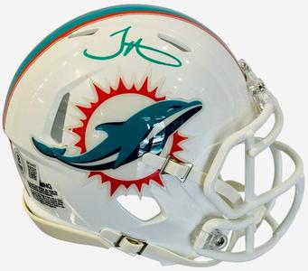 Tyreek Hill Autographed Miami Dolphins Speed Mini Helmet (Beckett) Cheap Geniue Stockist