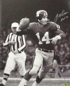 Y.A. Tittle signed New York Giants B&W Passing 16x20 Photo HOF 71 - MAB HOLO Outlet Online