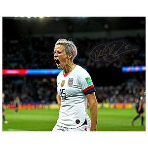 Megan Rapinoe Autographed Screaming 16x20 Photo 2025 Unisex For Sale