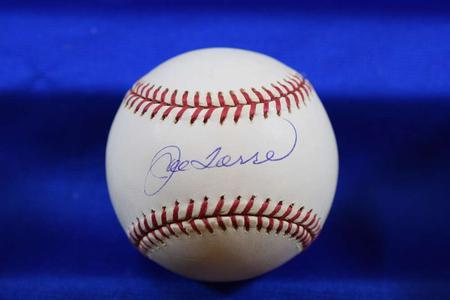 Joe Torre PSA DNA Autograph 2001 World Series Signed Baseball Extremely Cheap Pice