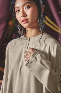 AKAAR TIARA IN FOG Really For Sale