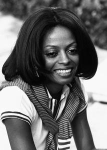 Diana Ross sa kratkom kosom Outlet New Styles