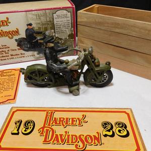 Harley-Davidson - Cast Iron Harley Davidson Motorcycle Replica of 1928 Harley w/ Rider & Wooden Collector Box Buy Cheap Discounts
