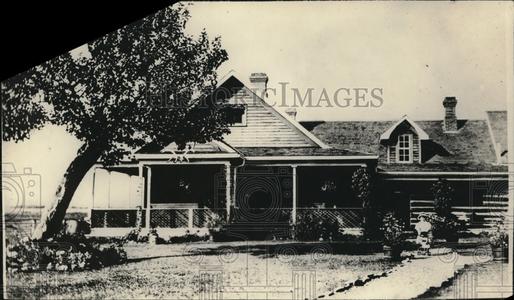 1924 Press Photo Child Pushing Stroller at Ranch of Prince of wales in Canada 100% Original Online