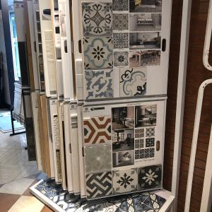 Wing Rack Display Outlet Supply