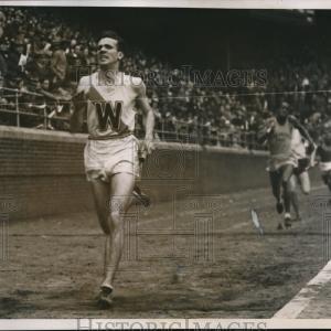 1938 Press Photo Penn Relays Cictor wins 1 mile relay title - nes17848 Browse