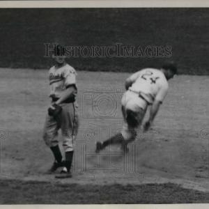 1939 Press Photo Pittsburgh Pirates Beat New York Giants - nea17912 Visit Sale Online