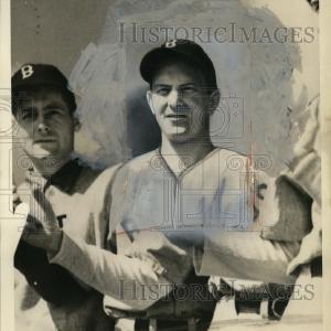 1941 Press Photo Heber Newsome of the Boston Red Sox baseball team - net25651 Wiki Cheap Online