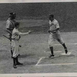 1939 Press Photo Brooklyn Dodger Cookie Lavagetto Crosses Home After Homer Browse For Sale