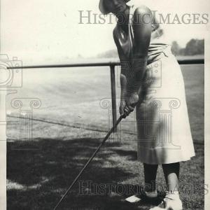 1931 Press Photo Mrs Harley Higbee Playing Golf Socialite - nea77211 Cheap Finishline