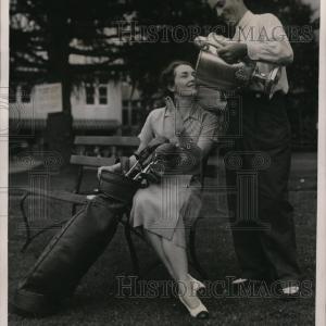 1938 Press Photo Denny Shute & wife with PGA Championship trophy in PA Latest Collections Cheap Pice