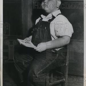 1937 Press Photo Lawrence J Rudy Jr Kansas City Mo weigh 110 lbs at age 5 Looking For