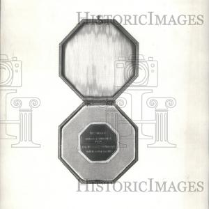1921 Press Photo Medal Medallion Object Struck Cast Hot Sale