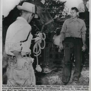 1947 Press Photo Mickey Owen Brooklyn Dodgers - nes02767 Online Online For Sale