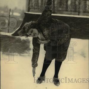 1922 Press Photo Fat person Etta Hime in a exercise program Cheap Lowest Pice