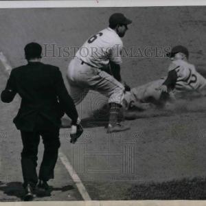 1945 Press Photo Dewey Wiliams Chicago Cubs Giants Nap Reyes Goetz Mel Ott Free Shipping Best Pices