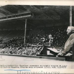 1948 Press Photo President addresses stadium at Seattle Memorial Stadium Order Cheap Online
