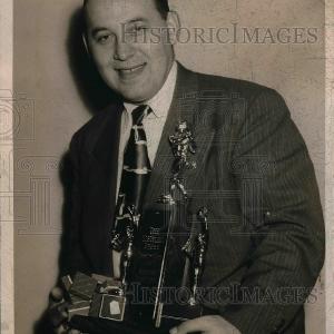 1949 Press Photo John Nagy holding a press trophy - nea56196 Cheap Websites