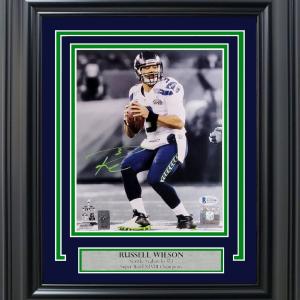 Russell Wilson Autographed Framed 8x10 Photo Seattle Seahawks Beckett #Y92350 Cheap Sale Supply