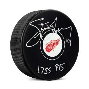 Steve Yzerman Signed Detroit Red Wings Hockey Puck with Points Note Countdown Package Cheap Online