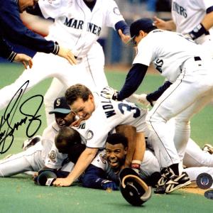 KEN GRIFFEY JR. AUTOGRAPHED 8X10 PHOTO MARINERS 1995 DOGPILE BECKETT 196960 Sale Outlet Locations