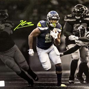 KENNETH WALKER III AUTOGRAPHED 16X20 PHOTO SEAHAWKS SPOTLIGHT BECKETT WITNESS 100% Original Sale Online