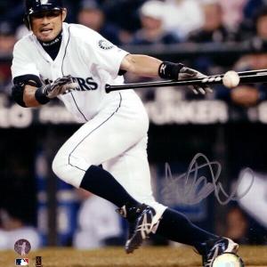 ICHIRO SUZUKI AUTOGRAPHED SIGNED 8X10 PHOTO SEATTLE MARINERS IS HOLO 83489 Sale Outlet