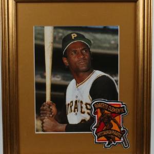 Roberto Clemente Pirates 14x17 Custom Framed Photo Display with Vintage Commemorative Pirates Cloth Patch Cheap Sale Low Pice Fee Shipping
