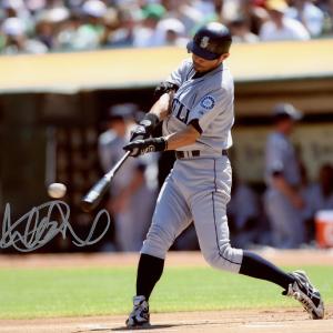 ICHIRO SUZUKI AUTOGRAPHED 8X10 PHOTO SEATTLE MARINERS IS HOLO STOCK #76022 From China Free Shipping Low Pice