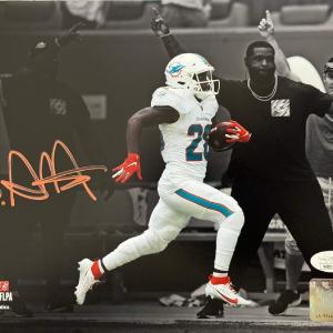 De'Von Achane Autographed 8x10 Dolphins Photo (JSA) Fashionable Online