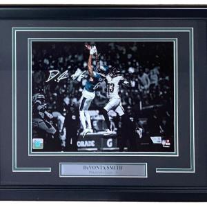 Devonta Smith Signed Framed 11x14 Philadelphia Eagles Photo Fanatics Cheap Footlocker Finishline