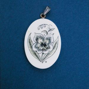 VINTAGE SCRIMSHAW CHARM TULIP LOVE Free Shipping With Credit Card
