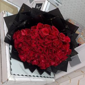 A Hundred Wishes - Roses in a Bouquet Sale Online Online