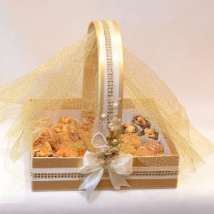 Premium Arabian Sweet (2 kg) in Elegant Basket Comfortable Online