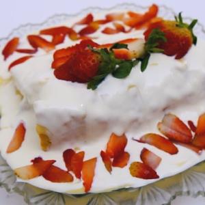 Strawberry Swiss Roulade With Mastercard