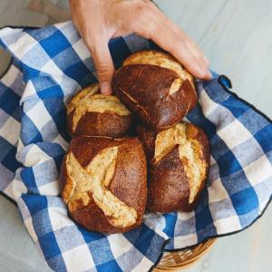 Bavarian Pretzel Buns (4-pack) Explore Cheap Pice