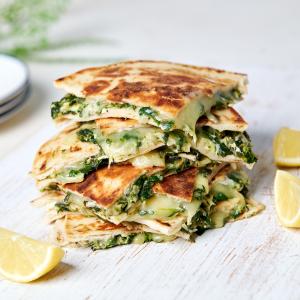 Spinach and three cheese flat breads Clearance Fashionable