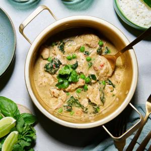Thai chicken curry with ginger and Thai basil Big Sale