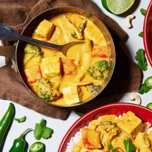 Thai vegetable and tofu curry with cashews Sale Top Quality
