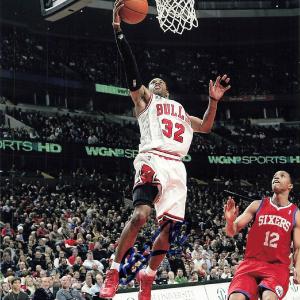C.J. WATSON signed 8x10 photo PSA/DNA Chicago Bulls Autographed Outlet Marketable