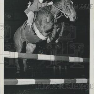 1952 Press Photo Rider Jumps Horse Outlet Locations Cheap Pice