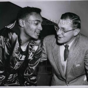 1955 Press Photo Marquetter U basketball guard Al Avant & coach Joel Nagle Clearance New Arrival