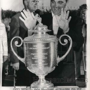 1955 Press Photo Golfer Doug Ford approaches PGA Championship trophy, Detroit Fashion Style Cheap Online