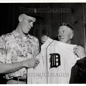 1955 Press Photo James Brady Diamond Jim Detroit tigers Discount Best Sale
