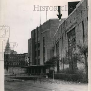 1953 Press Photo Buckling wall at stadium. Outlet 2025 Newest